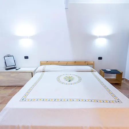 Domu De Tuni' S'apposentu *